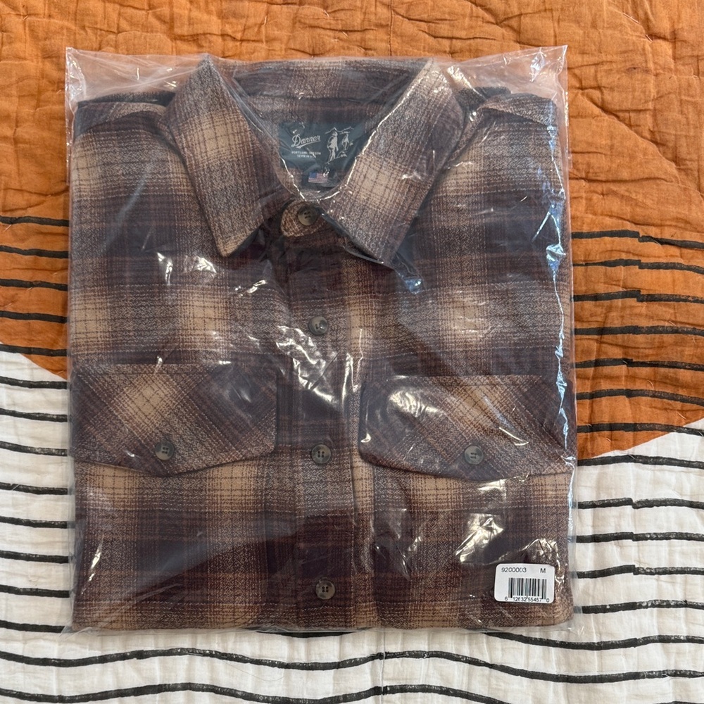 Danner Flannel. Size medium. New with tags.